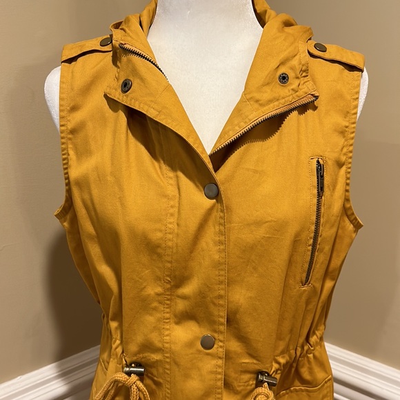 Zenana Outfitters Utility Vest. Small. New with tags - Picture 6 of 17